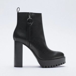 NWT Zara Black Wide Heeled Lug Sole Ankle Boots, 9